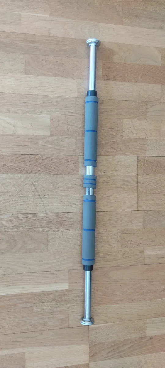 Barra de dominadas ajustable