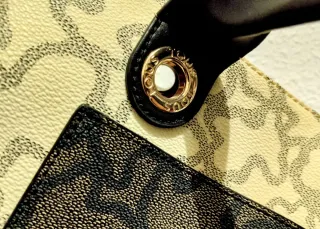 Bolso Tous Capazo Amaya Kaos Icon Beige y negro