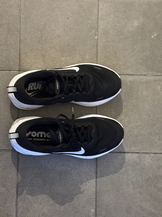 Zapatillas Nike Vomero Plus Running Negras