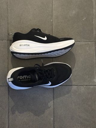 Zapatillas Nike Vomero Plus Running Negras