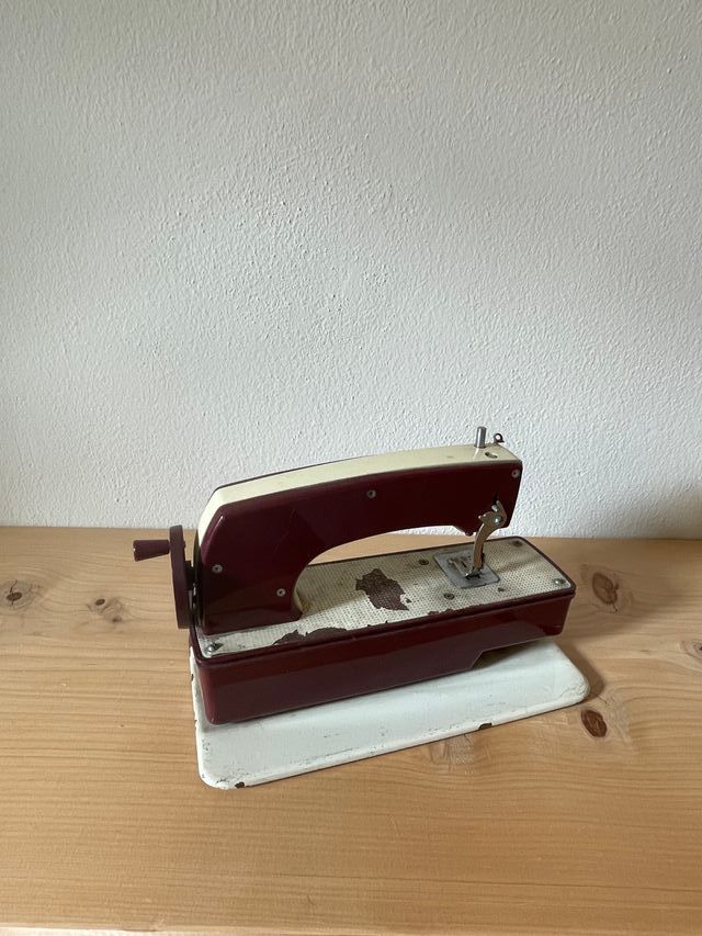 Macchina da cucire giocattolo anni '70