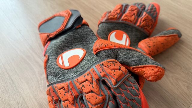 Guantes de portero firmados