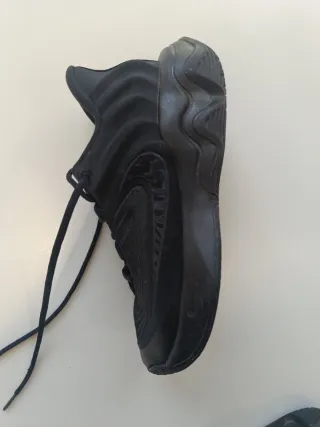 Nike Giannis Immortality 4 Negro