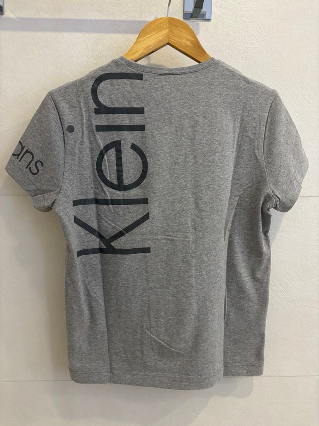 Lote 2 Camisetas Calvin Klein Talla M