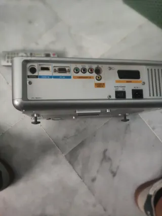 Proyector Panasonic PT-AE900E – Cine en casa HD
