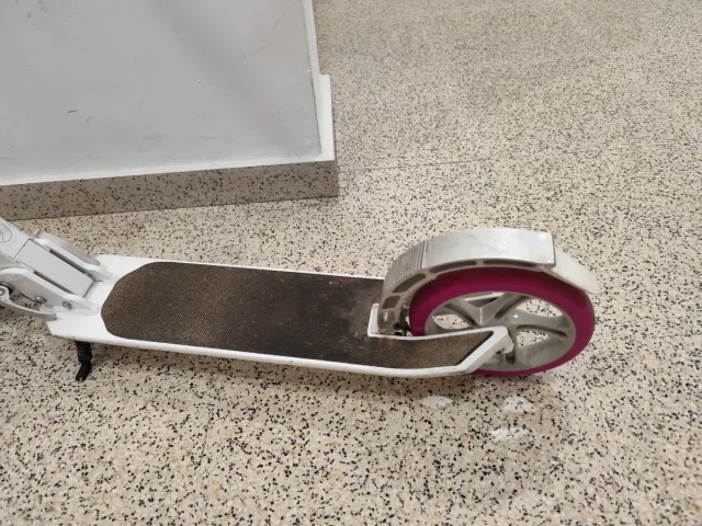 Patinete Oxelo morado y blanco