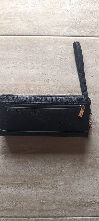 Cartera Guess Laurel Large Zip Around Negro