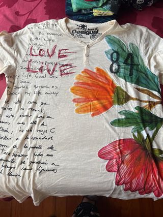 Camiseta Desigual M Flores y Texto