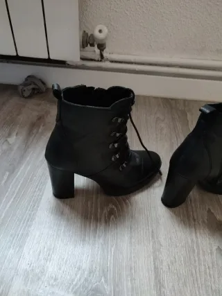 Botines de piel,de firma,no la recuerdo el nombre