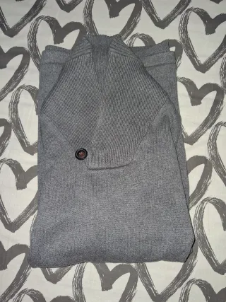 Jersey gris con coderas