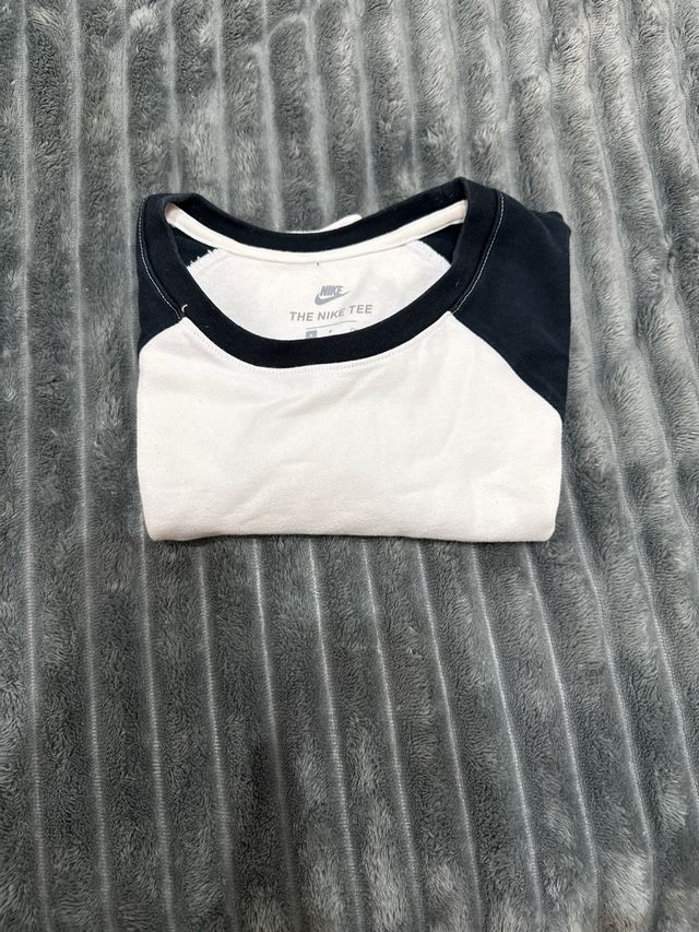 Camiseta Nike manga larga raglán