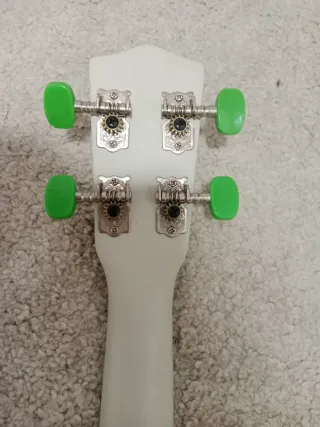 Ukelele de madera Stagg