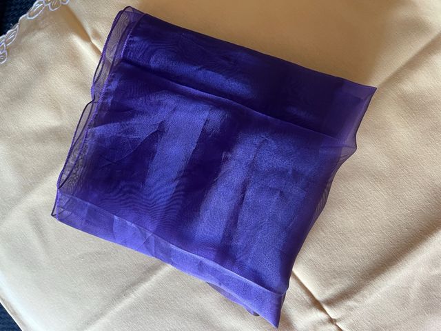 Pañuelo tul morado