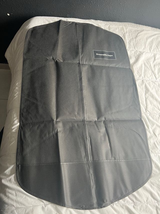 Fundas  Ermenegildo Zegna para guardar trajes