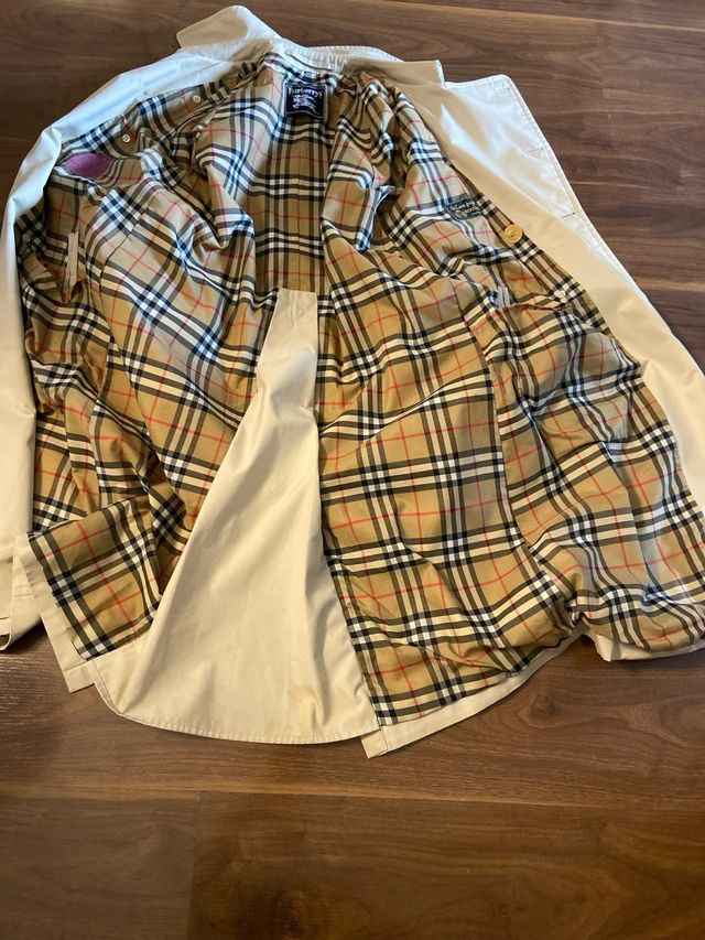 Gabardina Burberry Edición Especial Talla M-L