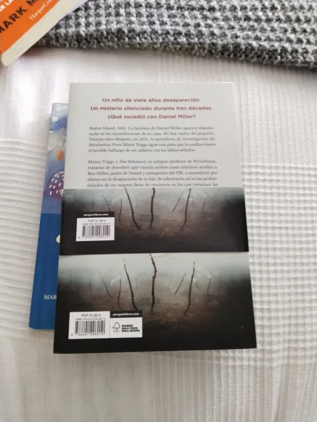 La grieta del silencio / The Fissure of Silence...