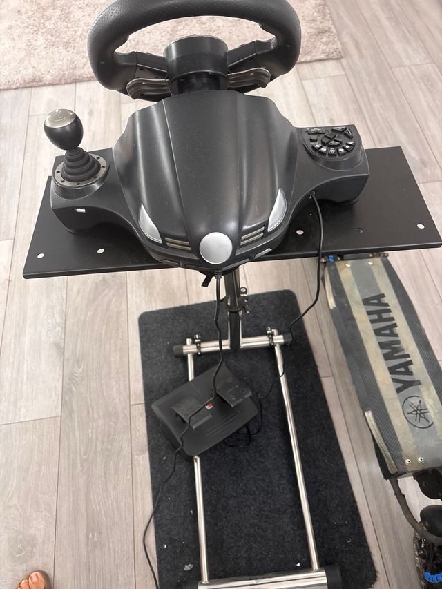 Volante GTR con Pedales y Mesa