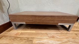 Mueble recibidor wengue con balda de cristal