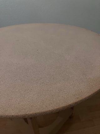 Camilla, Mesa auxiliar redonda de madera.