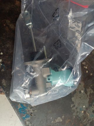 Bomba Embrague Toyota Land Cruiser Lexus LX