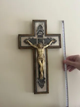 Crucifijo color marfil y plata