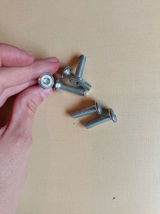Tornillos Allen plateados