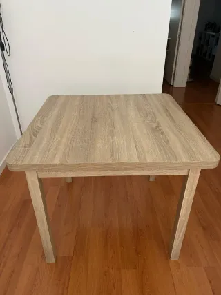 Mesa extensible de madera