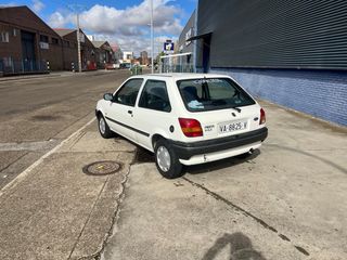 Ford Fiesta 1.1 CLX