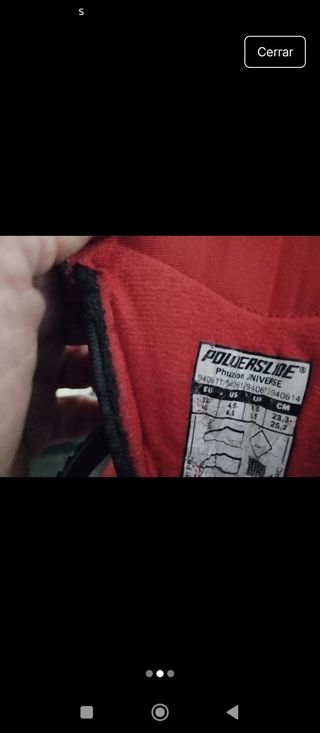 Patines en línea rojos