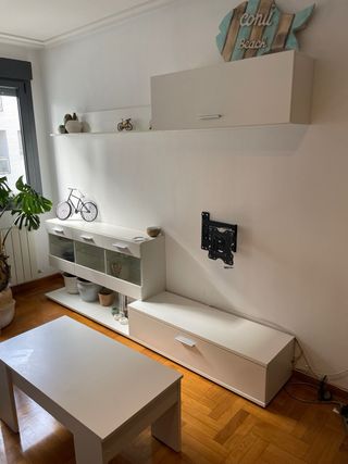 Muebles de salón y mesa de centro