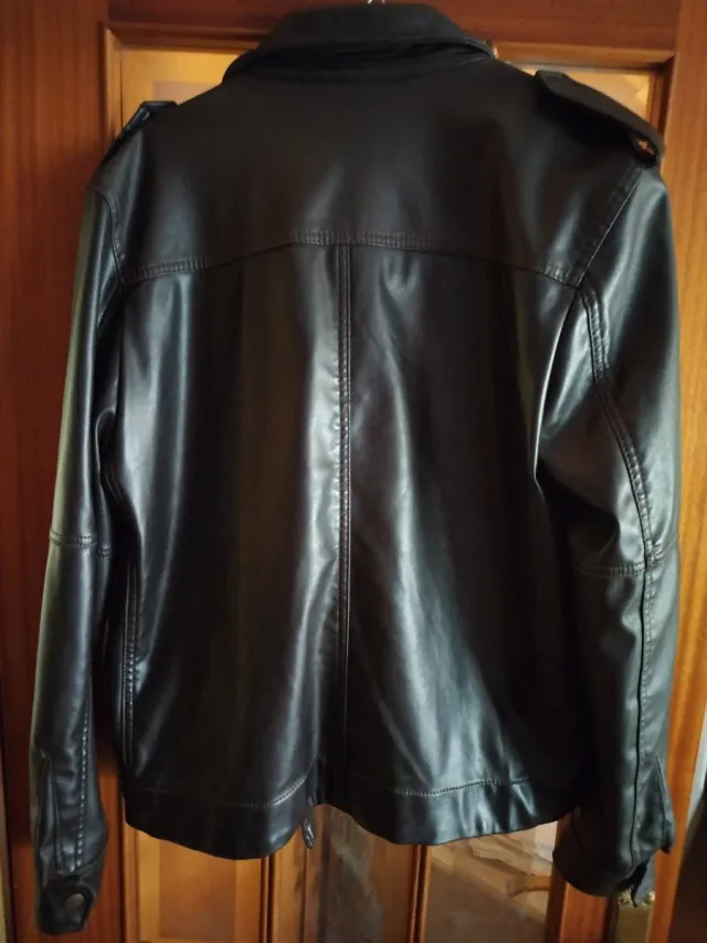 Chaqueta Polipiel ZARA MAN Marrón Oscuro.