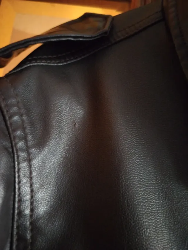 Chaqueta Polipiel ZARA MAN Marrón Oscuro.