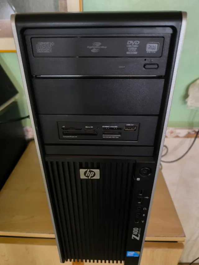 Computer HP Xeon/i7, 24 GB di RAM, Windows 11. Wi-Fi.