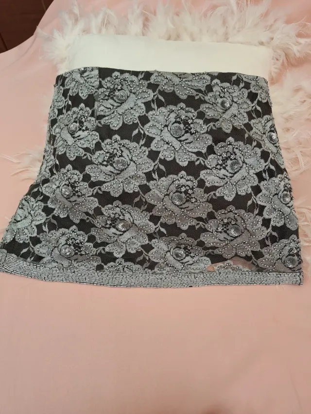 Minifalda El Corte Inglés pedrería elegante fiesta