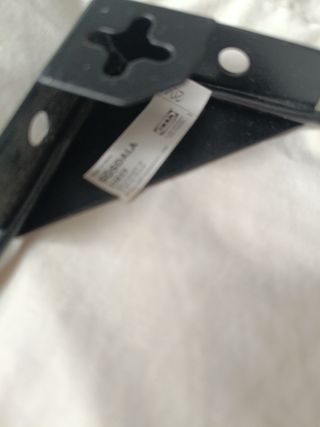 Colgador de pared de metal negro