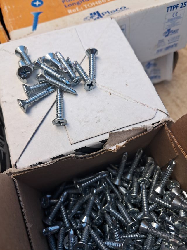 Tornillos autoperforantes Placo 42x22
48x25. 48x38