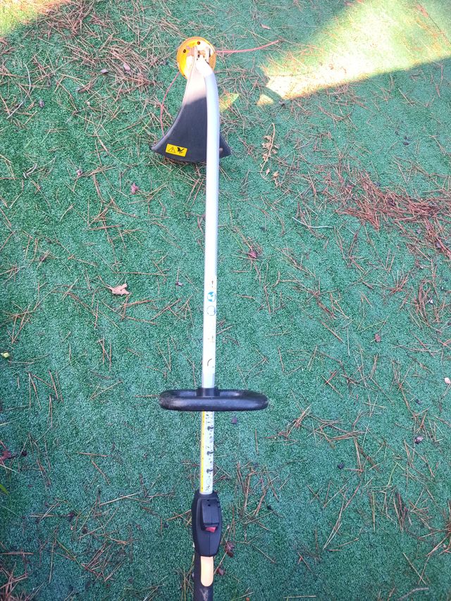 Desbrozadora Homelite HLT26CDY