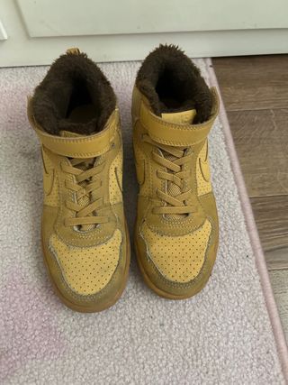 Zapatillas Nike niño invierno T.33,5 