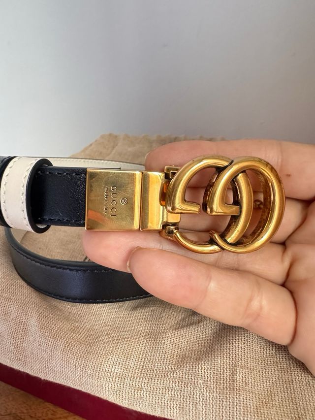 Cinturón Gucci GG Dorado Negro talla 75