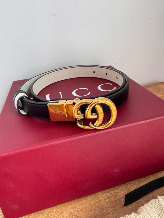 Cinturón Gucci GG Dorado Negro talla 75