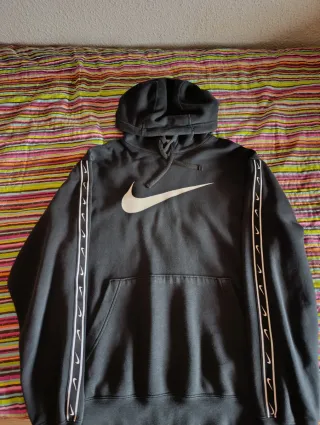 Sudadera Nike Negra con Logo