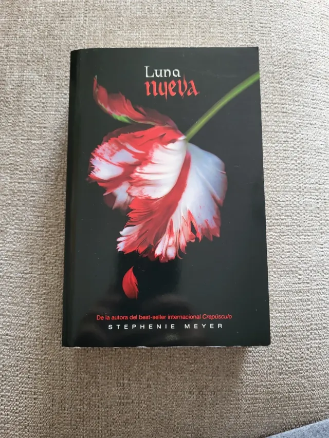 Luna nueva (Saga Crepúsculo 2)