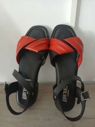 Sandalias LAWRENCE negras y rojas
