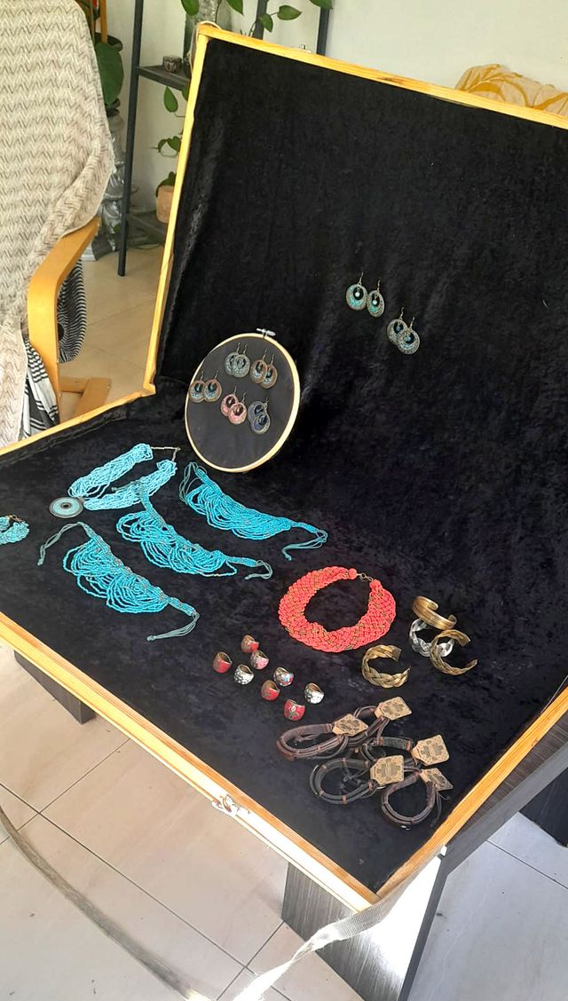 Maletín expositor con bisutería OPORTUNIDAD