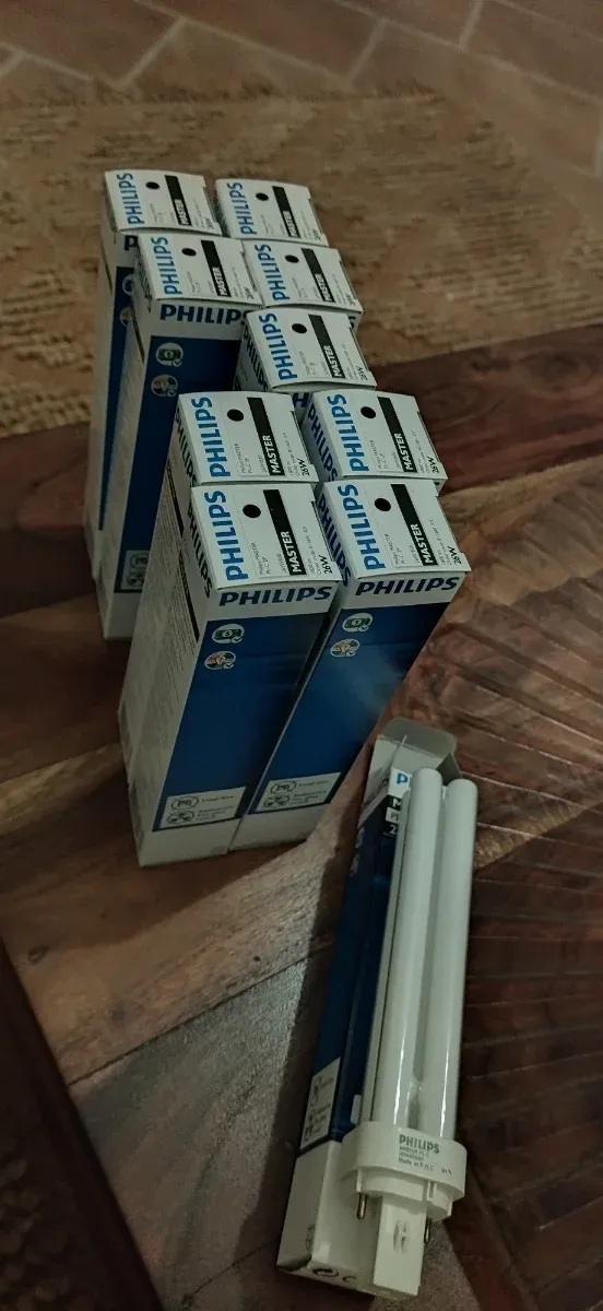 Philips Master PL-C 26W/830/2P Lampada