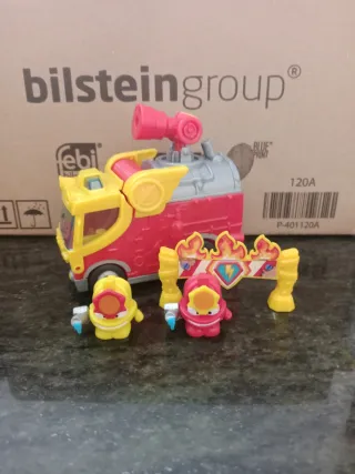 Superthings Camión de Bomberos y Figuras