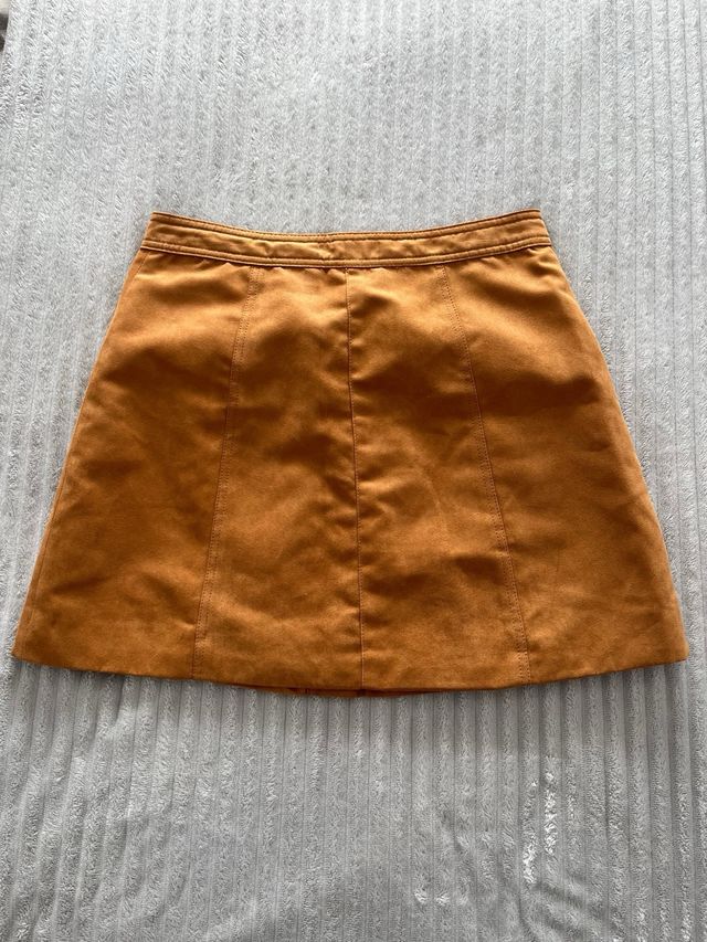 Falda con botones