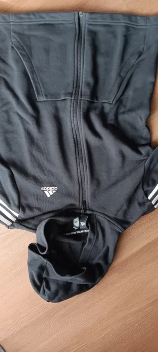Felpa Adidas con cappuccio e zip