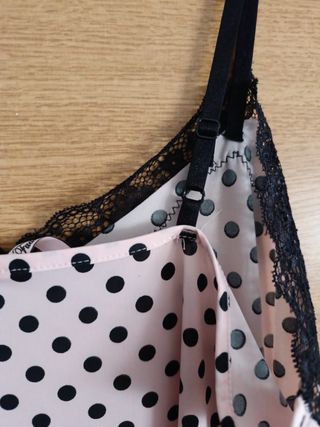 Camisón de lunares con encaje