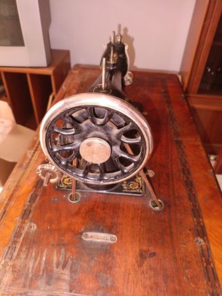 Antigua Máquina de Coser Gritzner